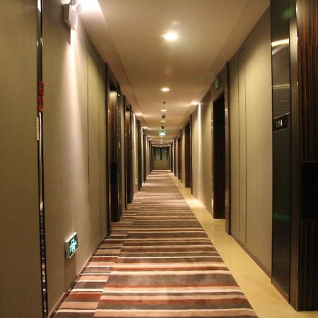 גואנגג'ואו Slowcom-Xingyue Pa Zhou Apartment מראה חיצוני תמונה